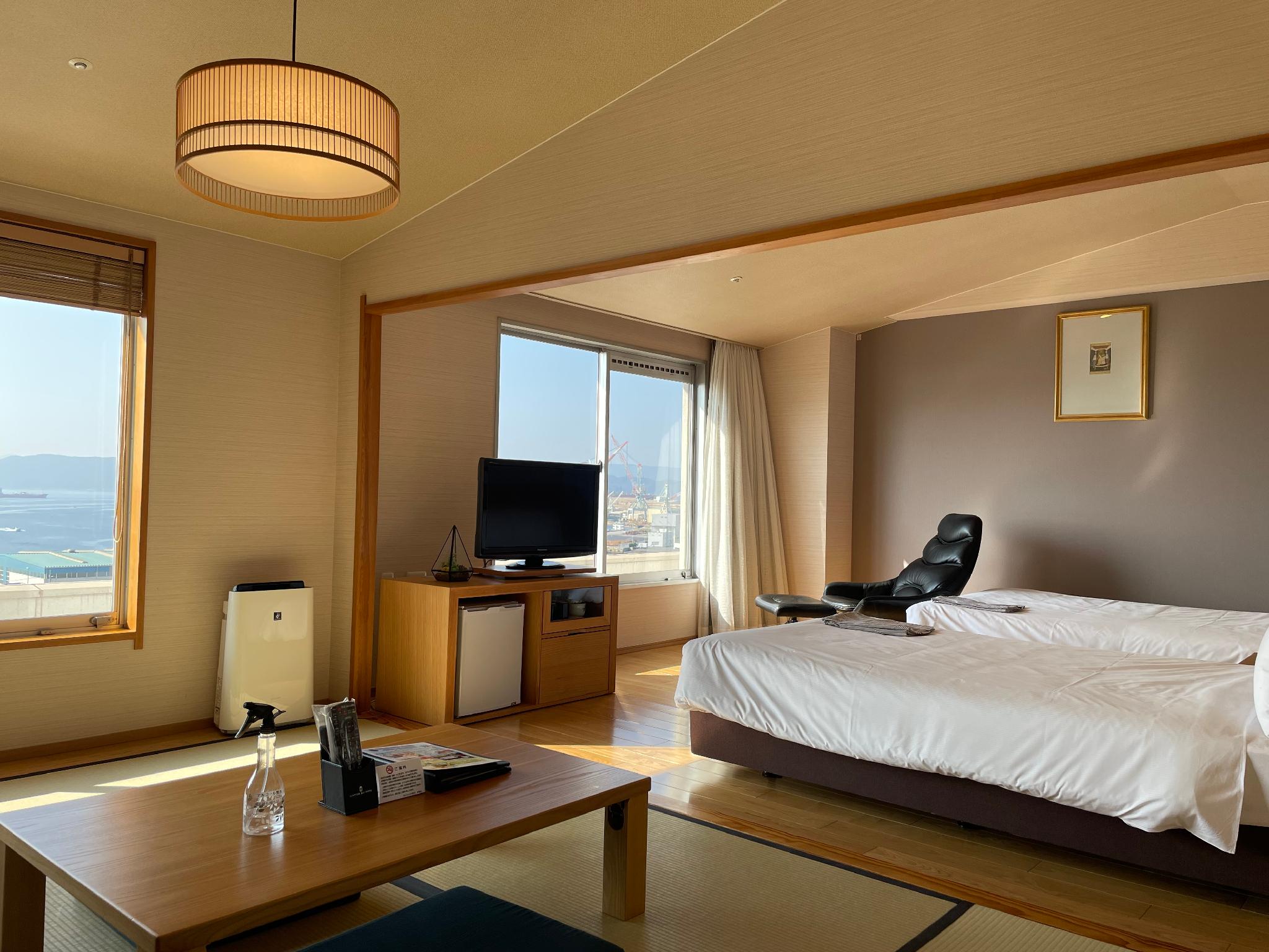 Japanese Western, Deluxe, Twin Beds, Side Ocean View