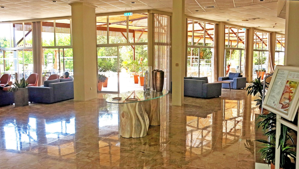 Marina Hotel 45/68