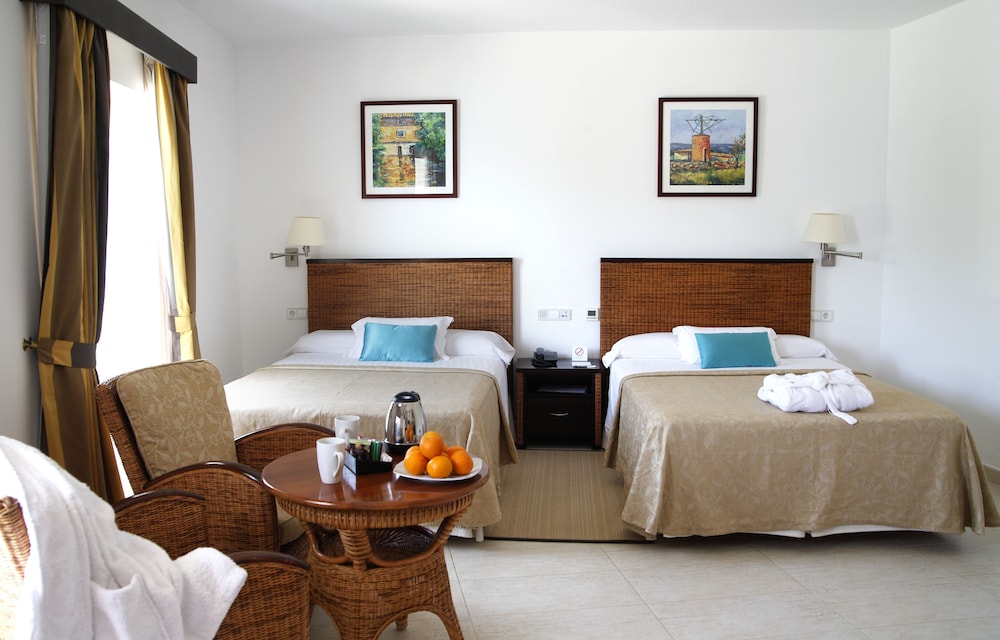 Hotel Apartamentos Cala Santanyi 26/70