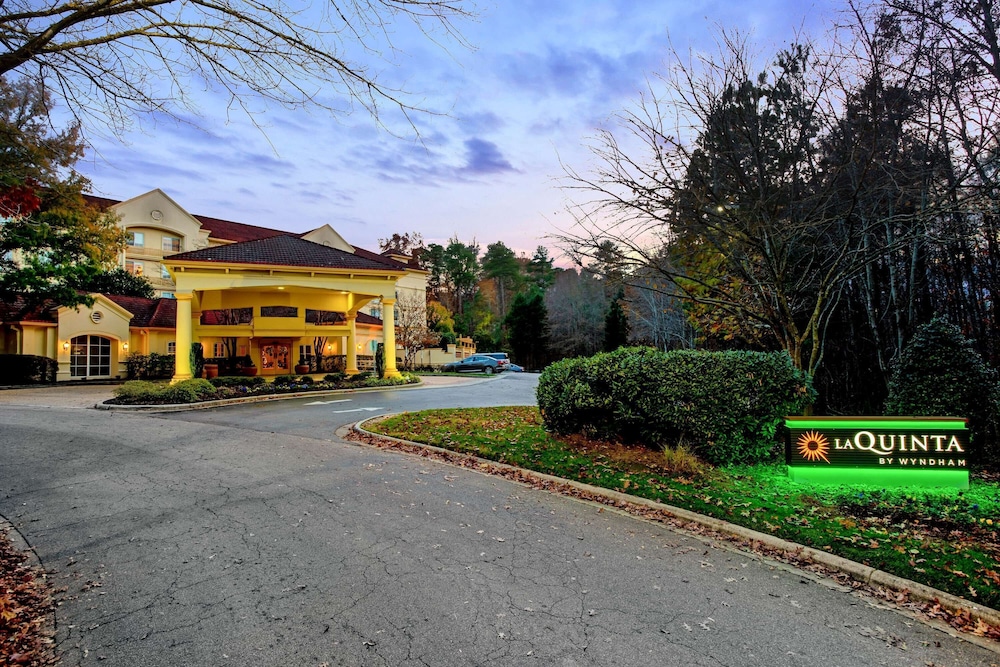 La Quinta Inn Suites Raleigh Crabtree 7/49