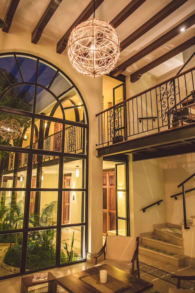 TreeHouse Boutique Hotel 30/50