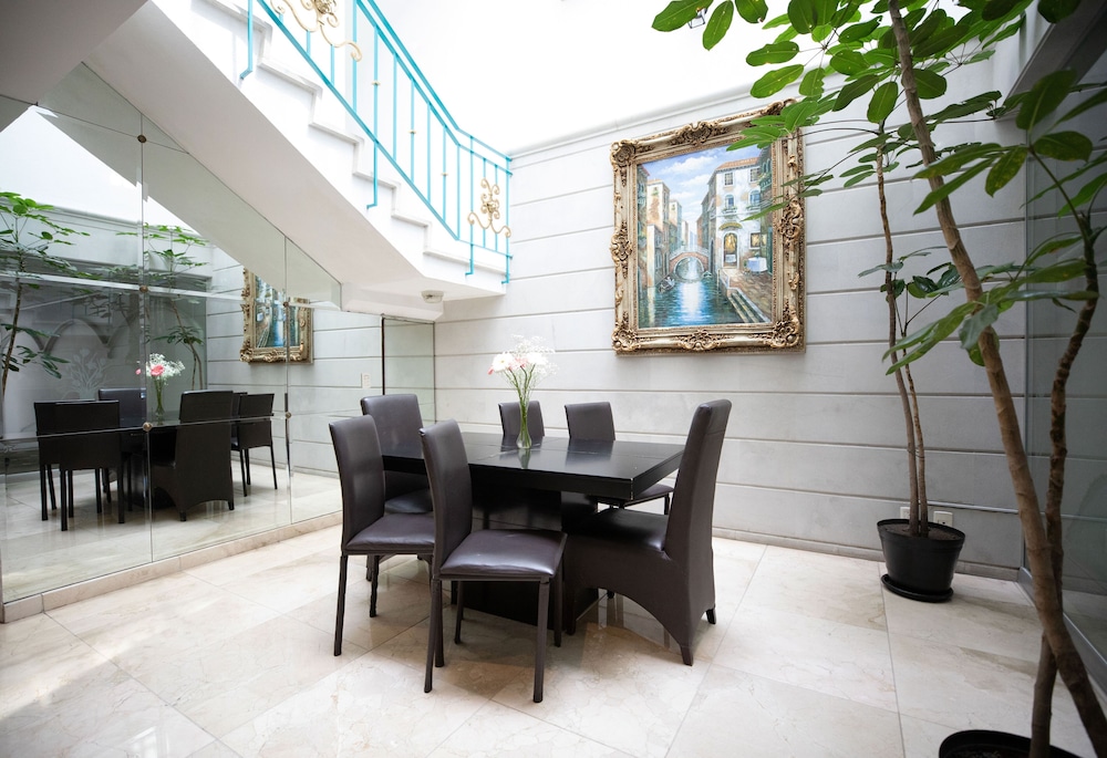 Residence Lheritage Aristoteles 225 By Bluebay 40/52