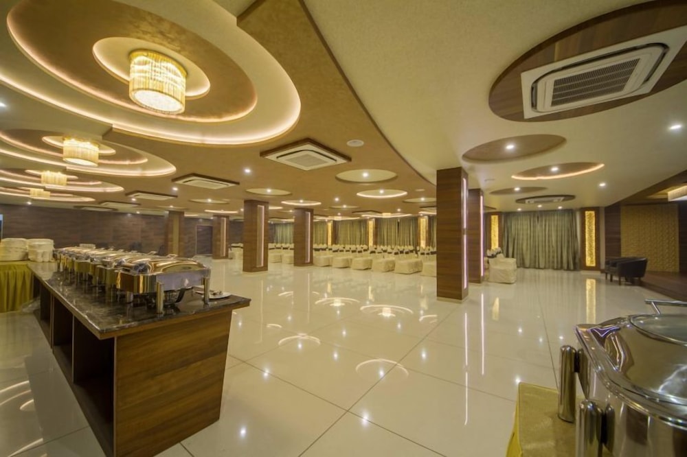 THE GRAND VINAYAK HOTEL 4/16