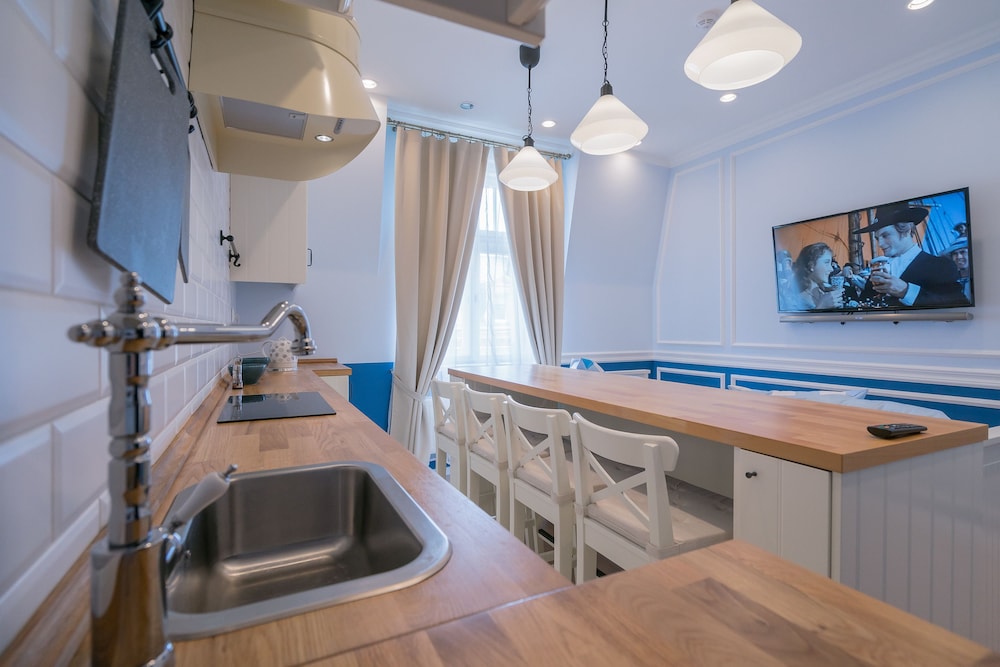 Revelton Suites 62/71