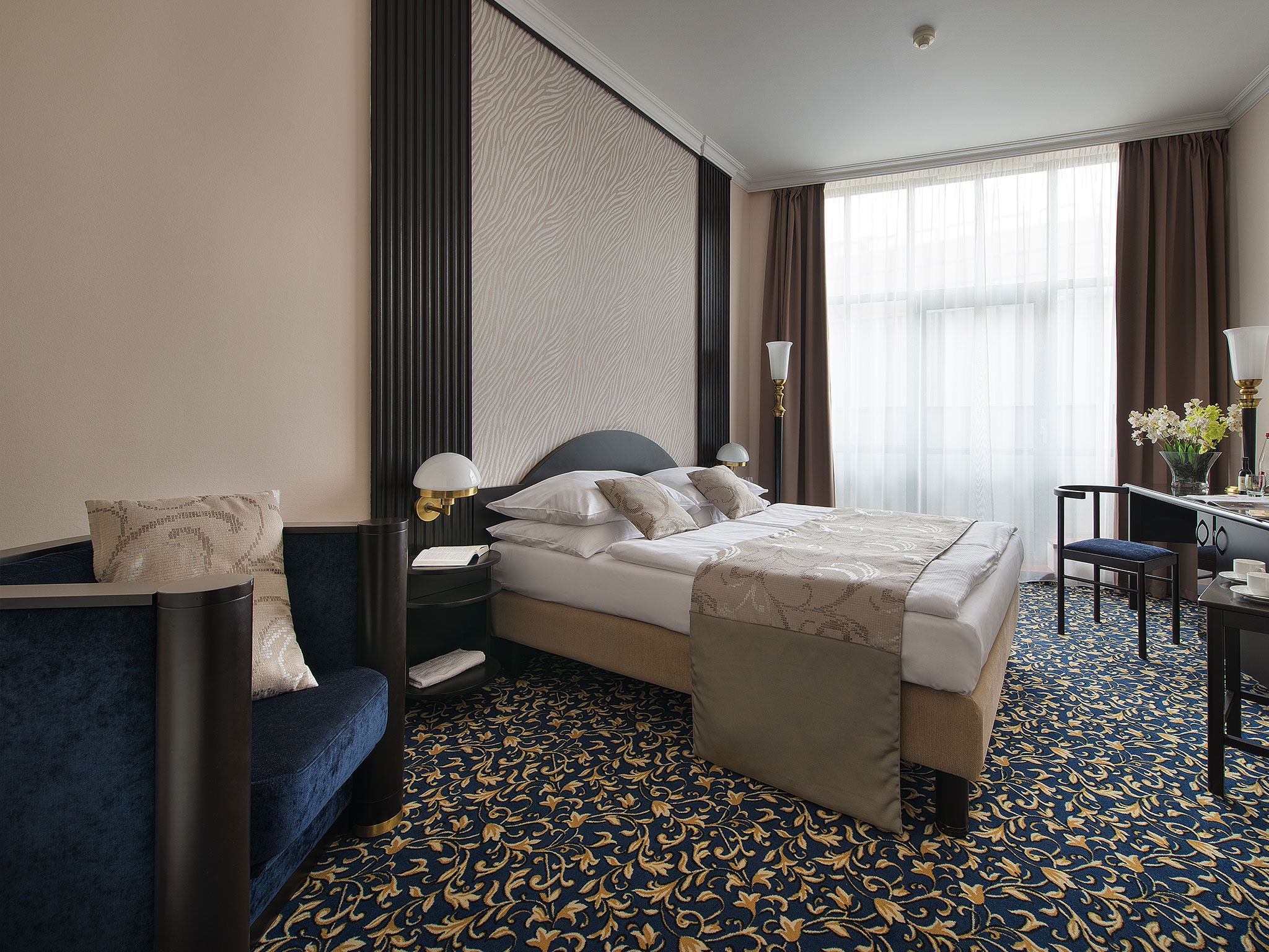 Business, Double Bed