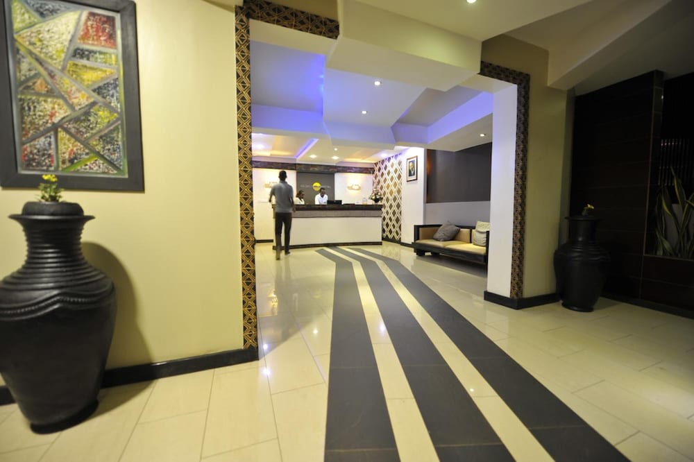 Gloria Hotel 7/35
