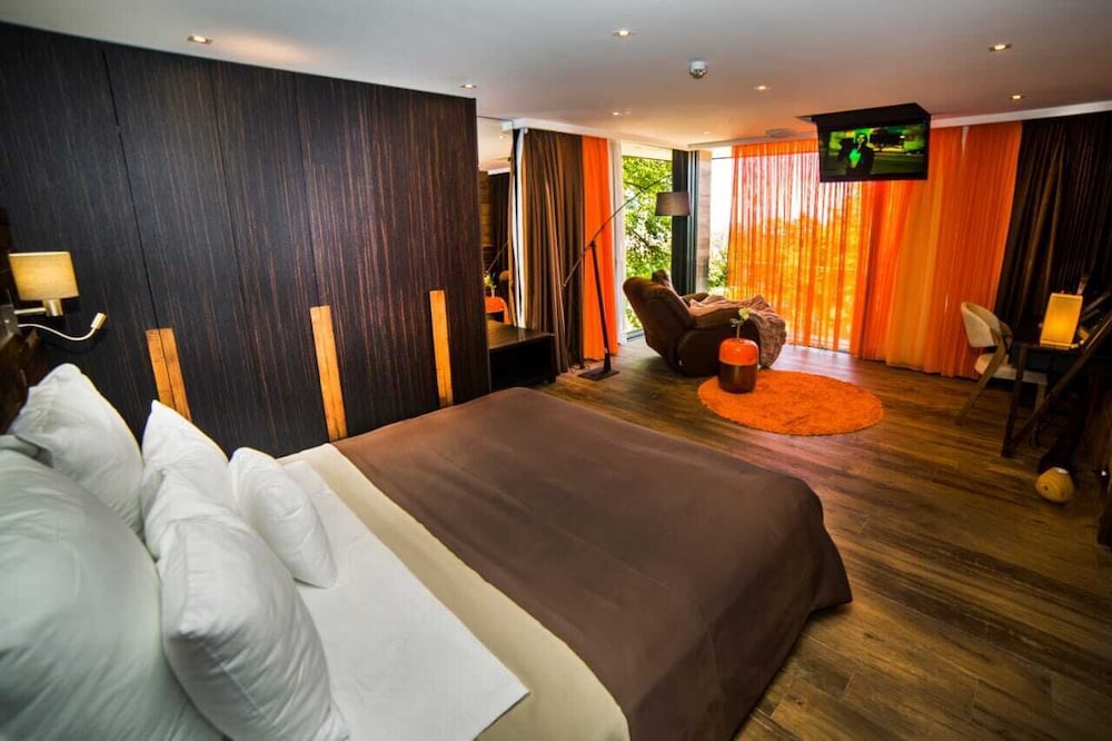 2 BEDROOMS, GRAND, COTTAGE, TWIN BEDS, KING BED