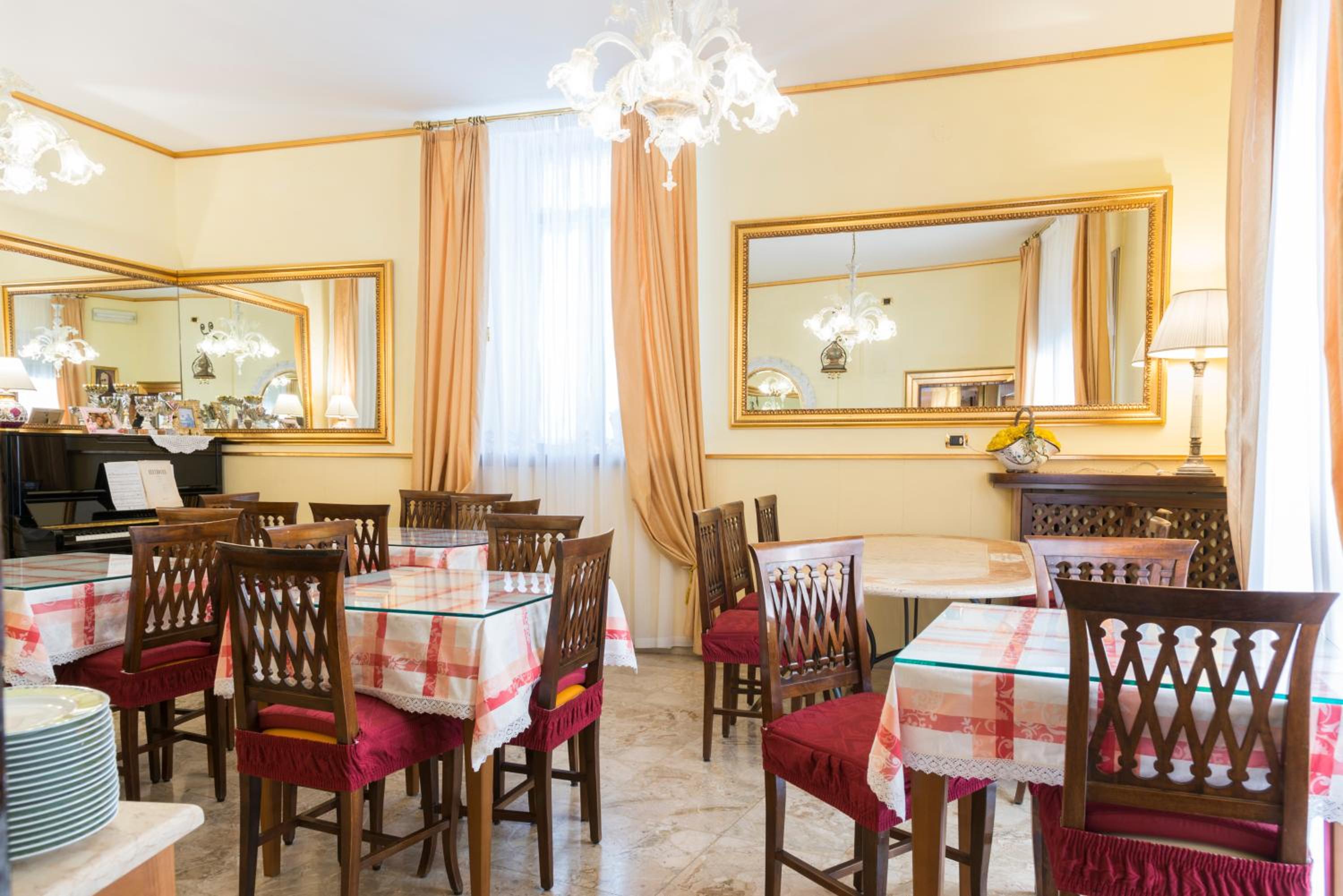 Albergo Trento 34/51