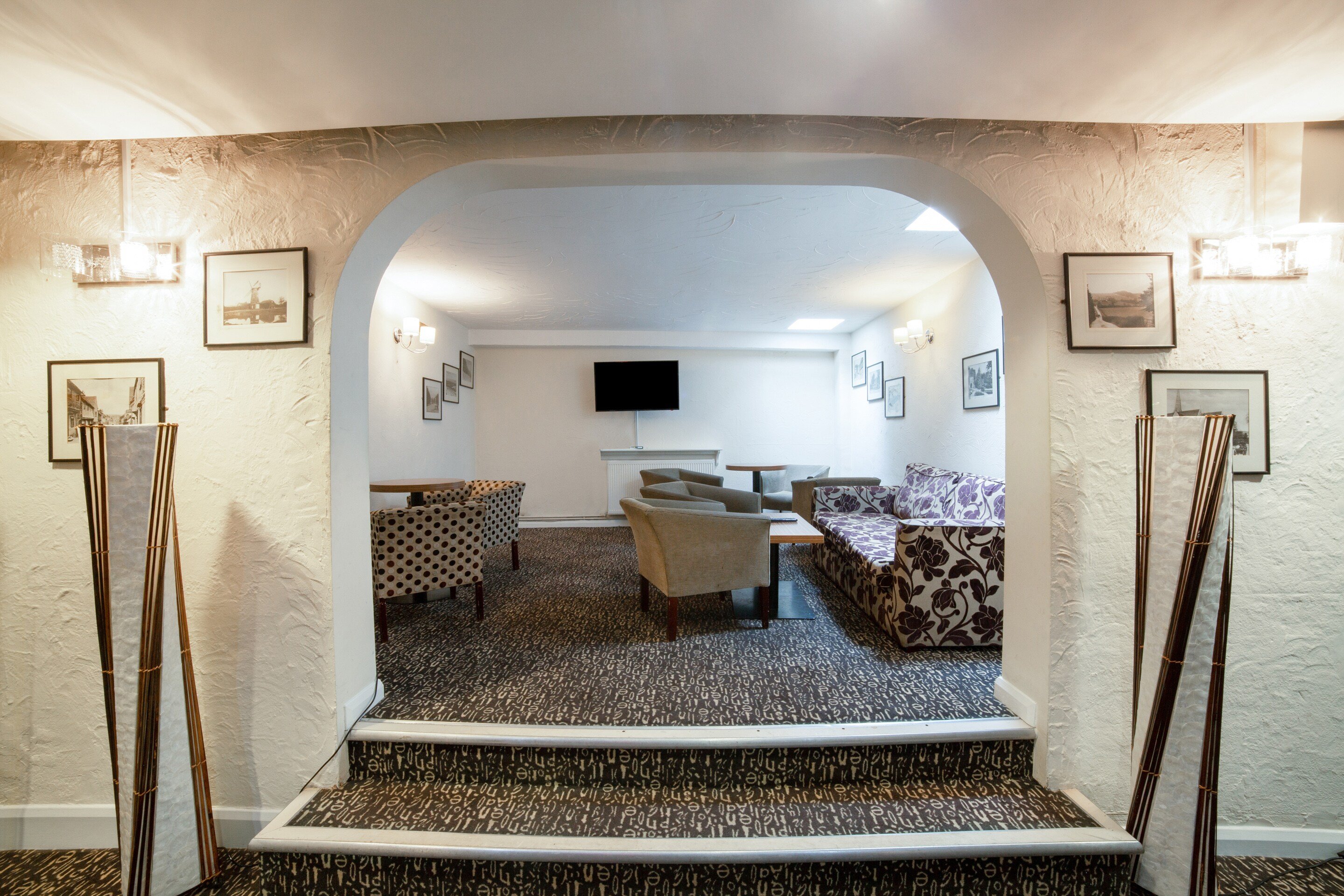 OYO The Bridge House Hotel 20/28