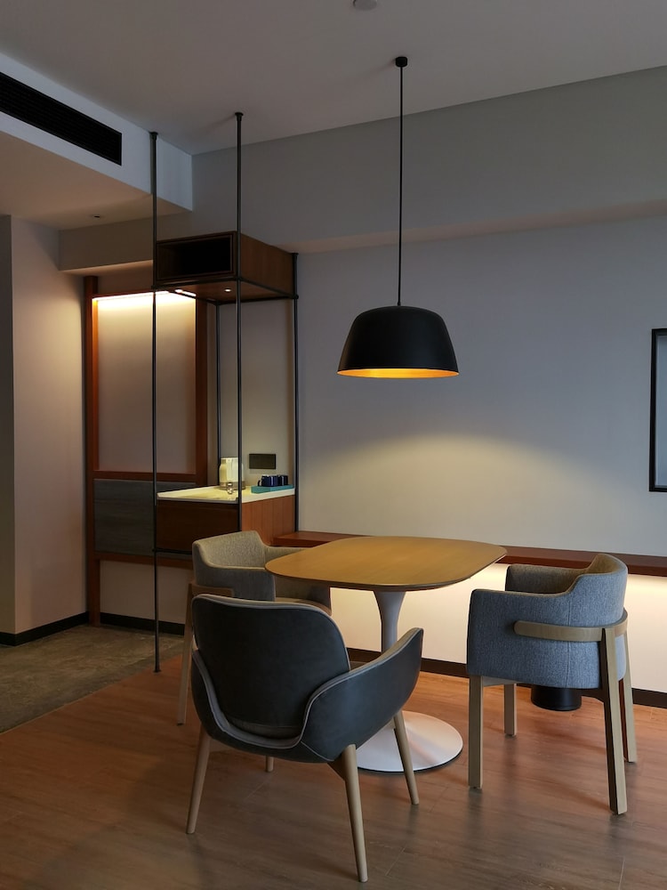 Artyzen Habitat Qiantan Shanghai 52/60