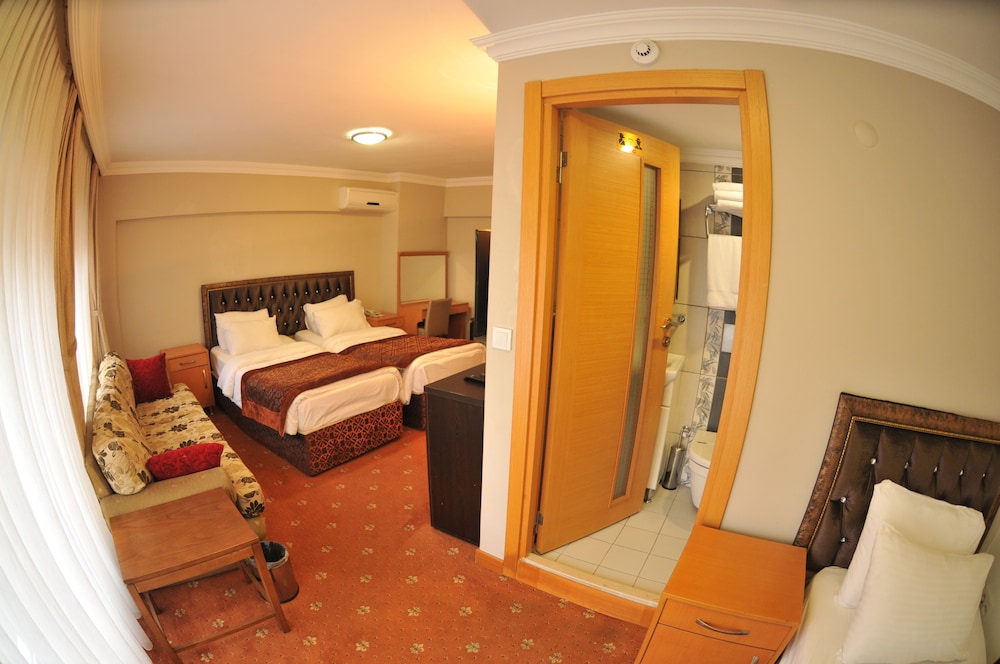 Palace Point Hotel 26/42