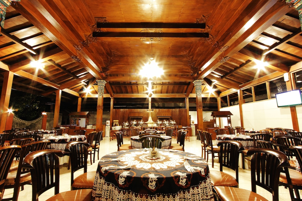 Cakra Kusuma Hotel 35/49