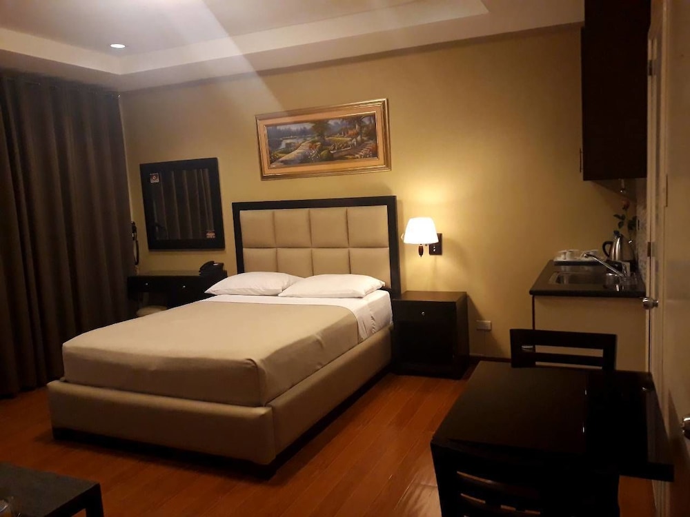 Prism Apartelle Hotel 10/61
