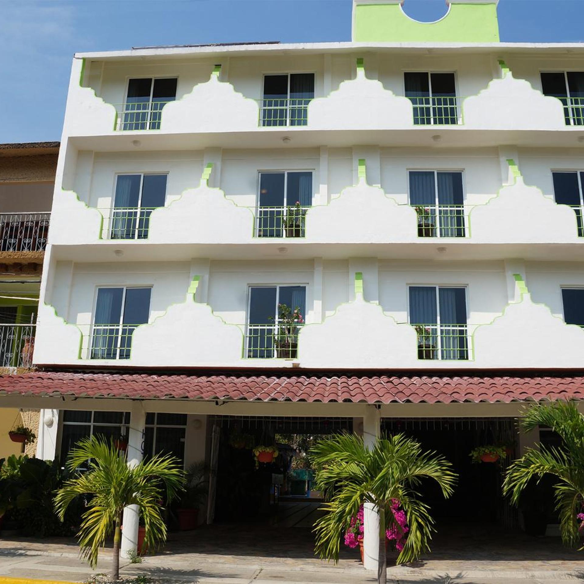 Hotel Arenas del Pacifico 2/54
