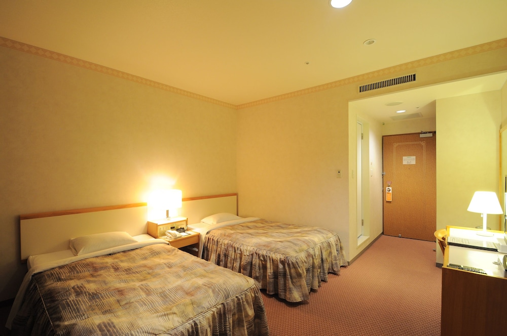 ROOM, TWIN BEDS