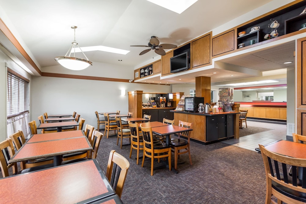 Days Inn by Wyndham Harrisburg North 24/32