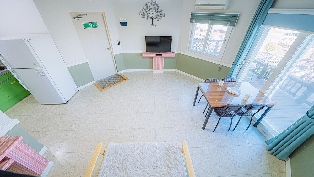 Geojerowa Pension 22/50