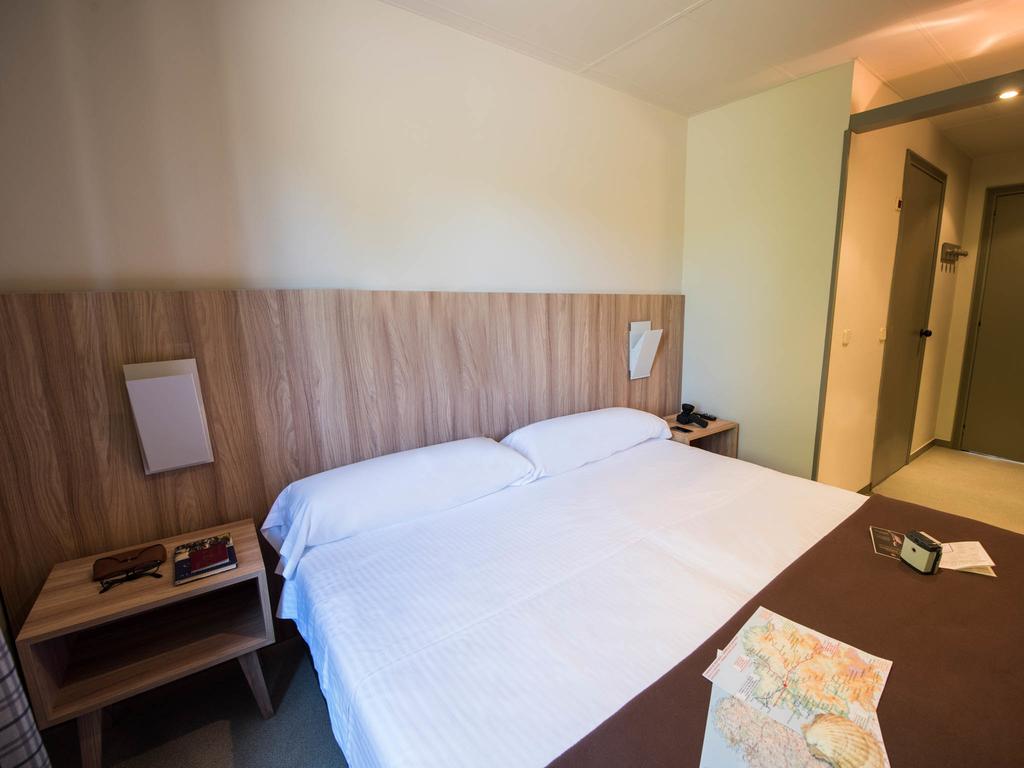 Mixed Dorm, Shared