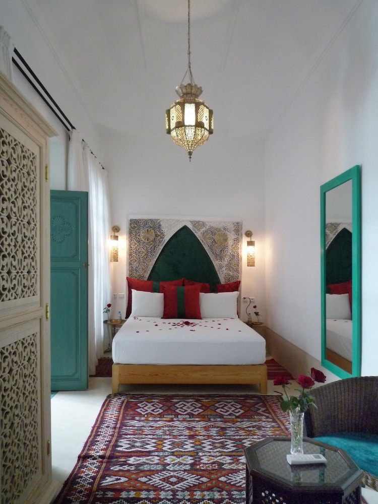 SUPERIOR, DOUBLE BED