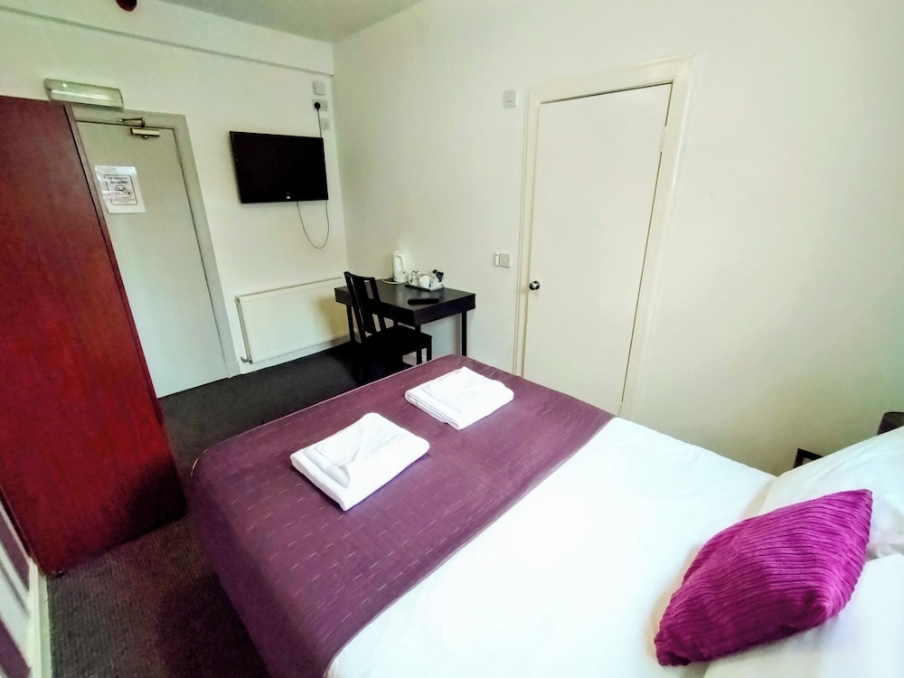 Oyo Gin House Hotel 8/50