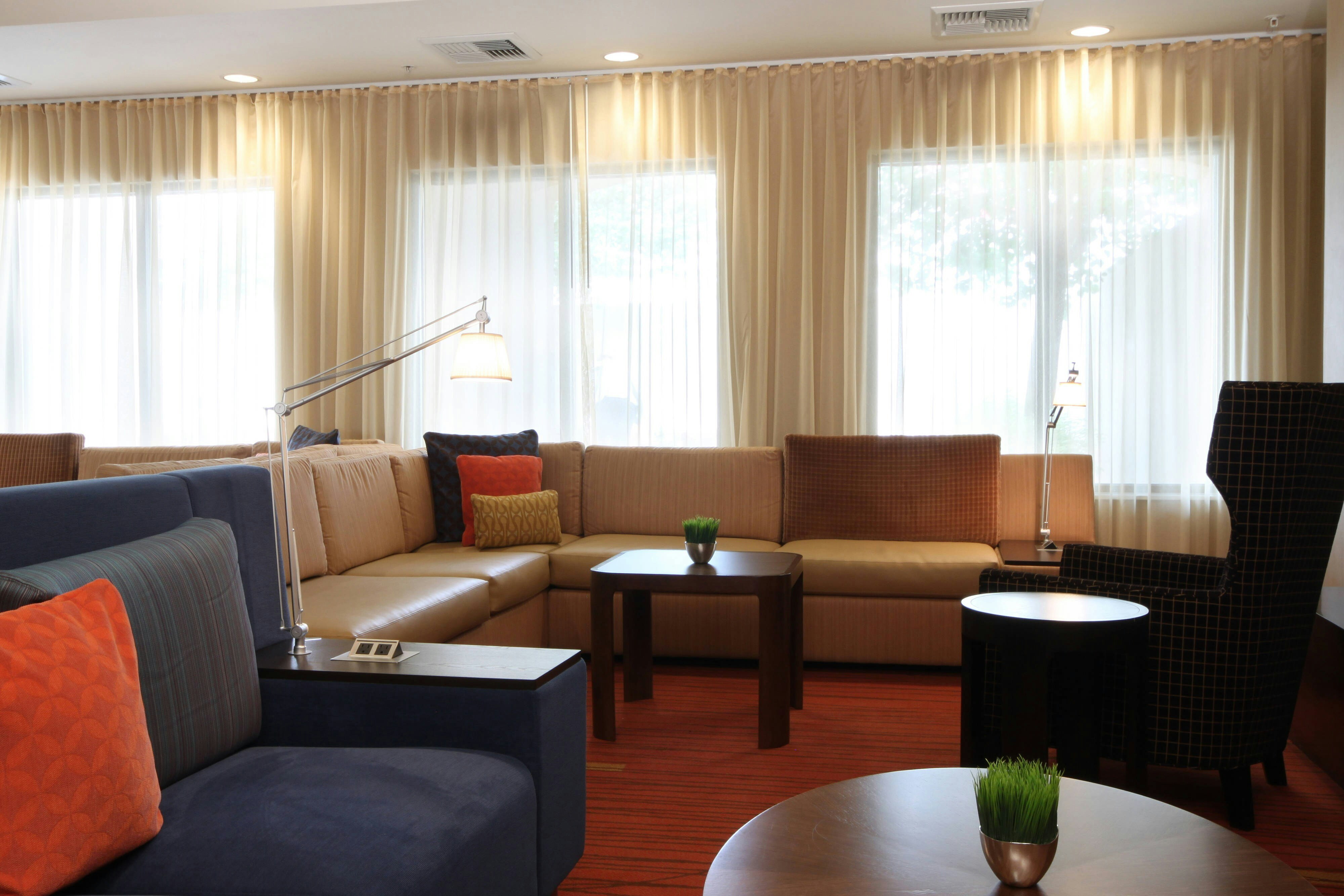 Courtyard by Marriott Salinas Monterey 4/13