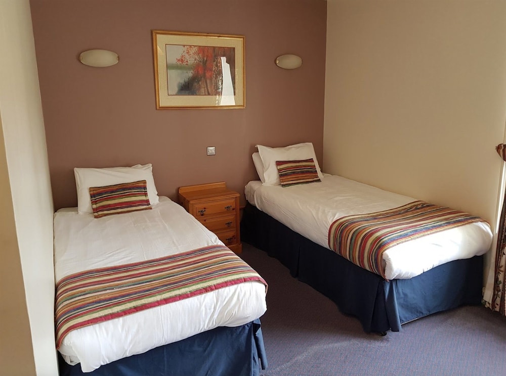 PENTLAND HOTEL 14/50