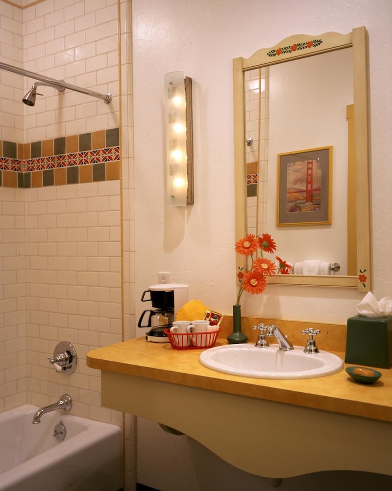 Sonoma Creek Inn 52/56