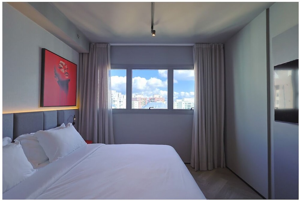 FAMILY, STUDIO, SUITE, CITY VIEW