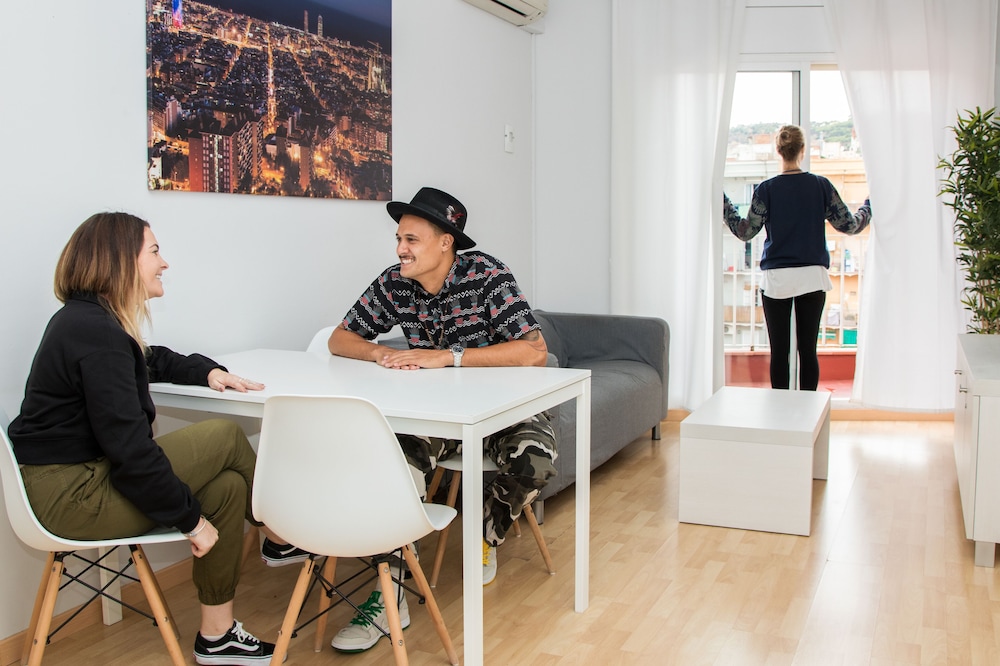 Sant Jordi Hostels Sagrada Familia 10/50