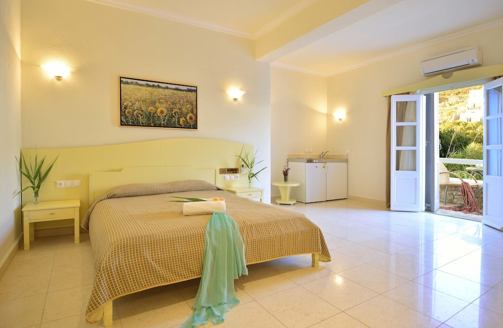 Petinos Hotel 31/34