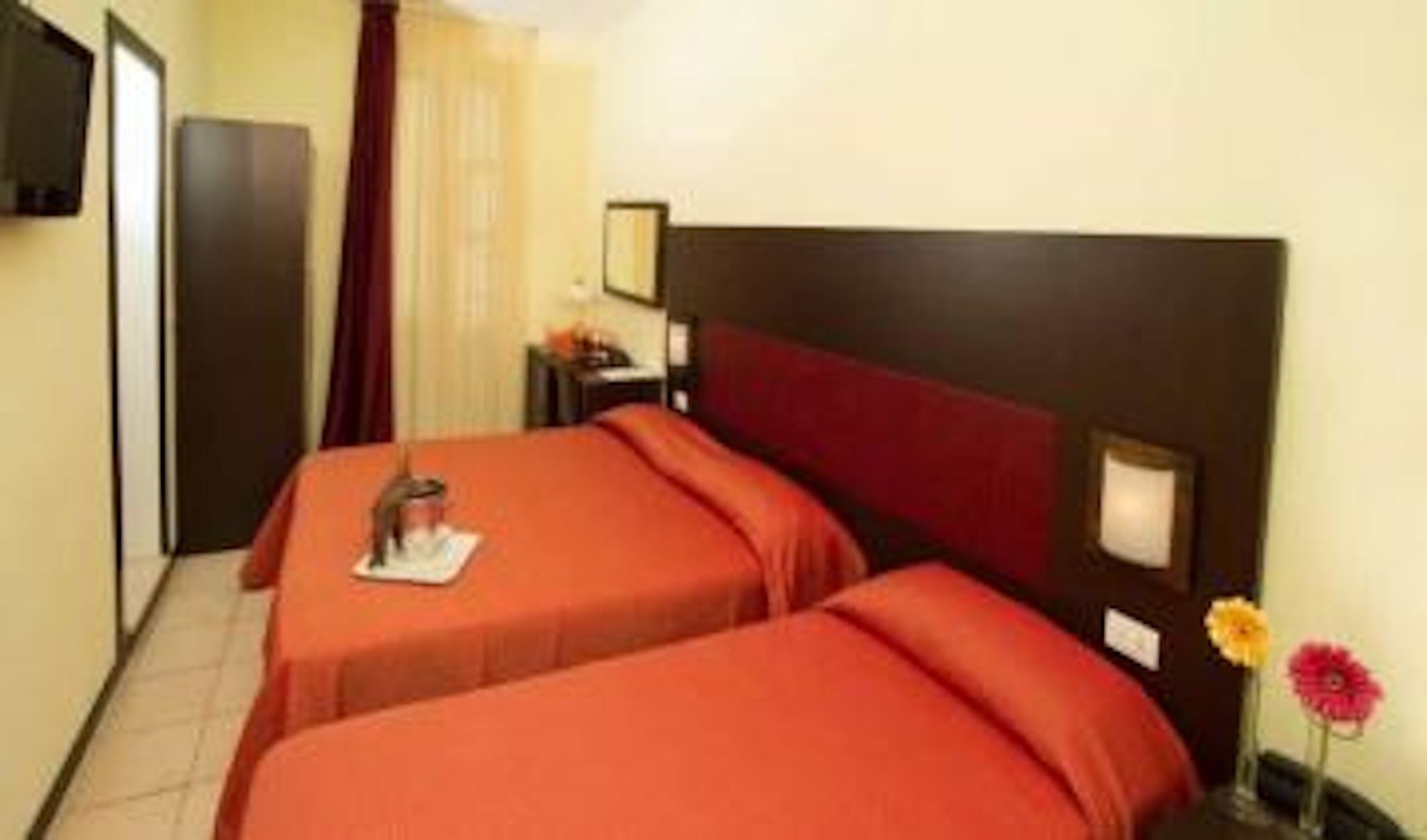 ROOM, TRIPLE