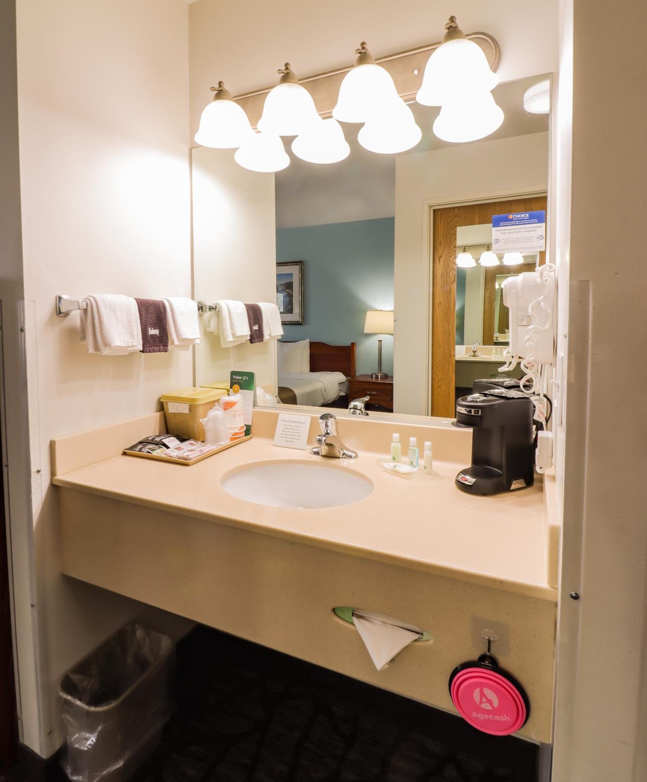 Room, 2 Queen Beds, Pet Friendly, Quality Inn & Suites Sequim at Olympic National Park 7/7