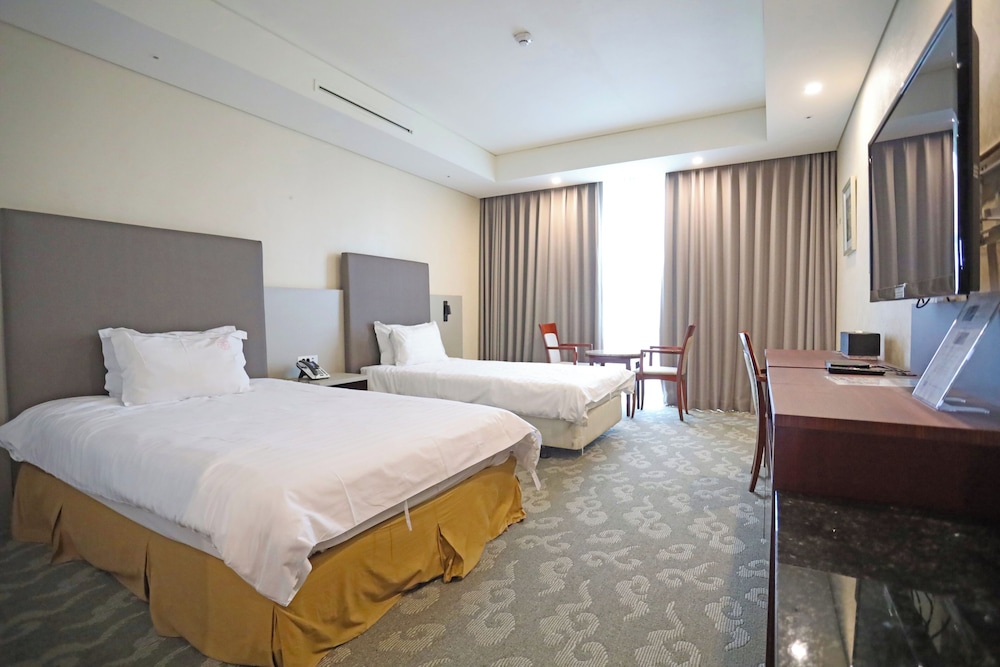 Sunshine Hotel 18/54