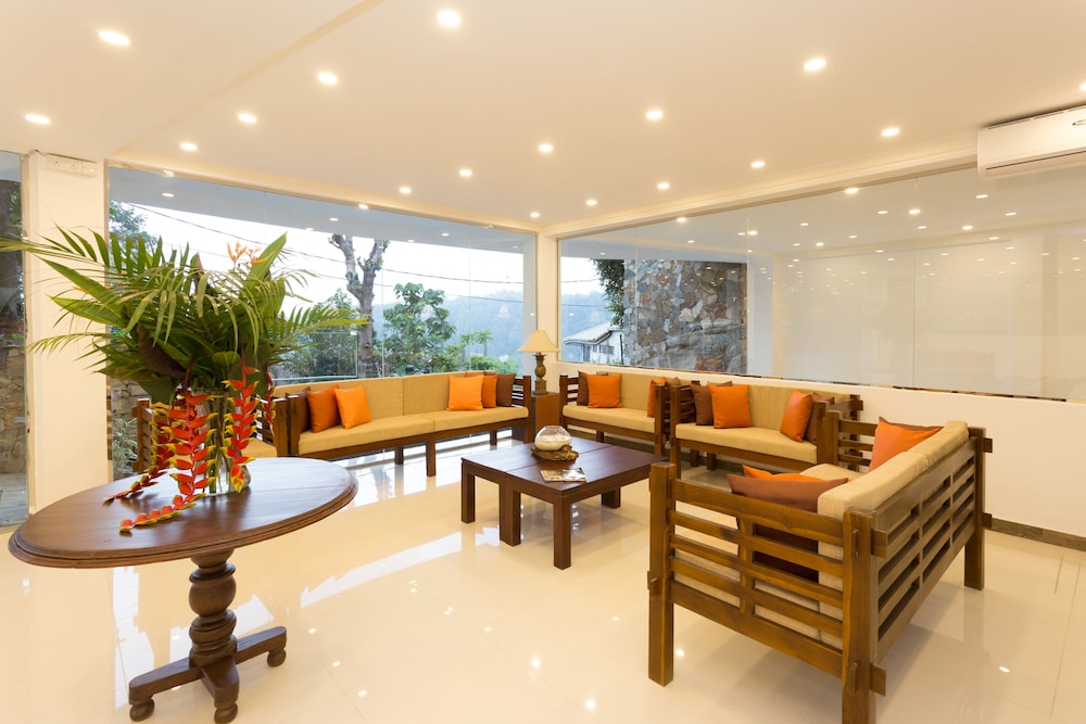 Sandriana Lake View Hotel 20/35