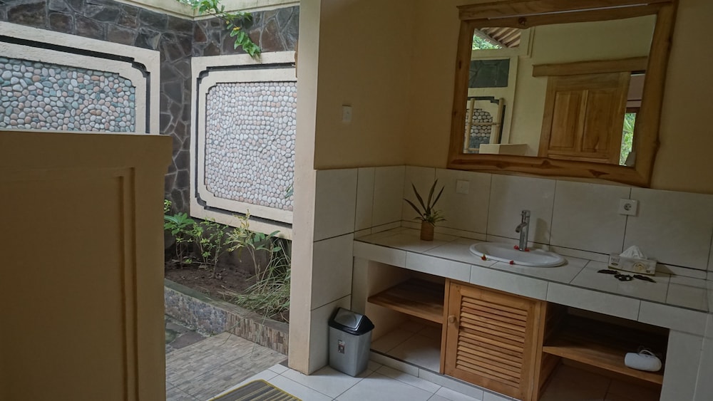 Biorock Homestay 48/49
