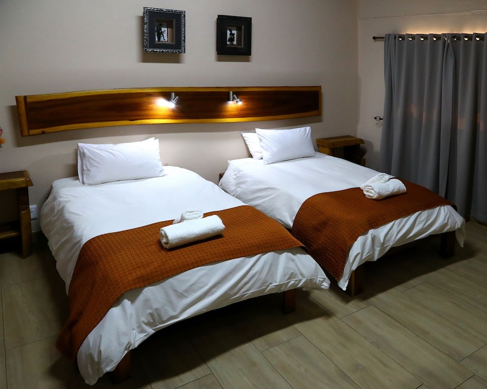 C'est Si Bon Hotel 7/35