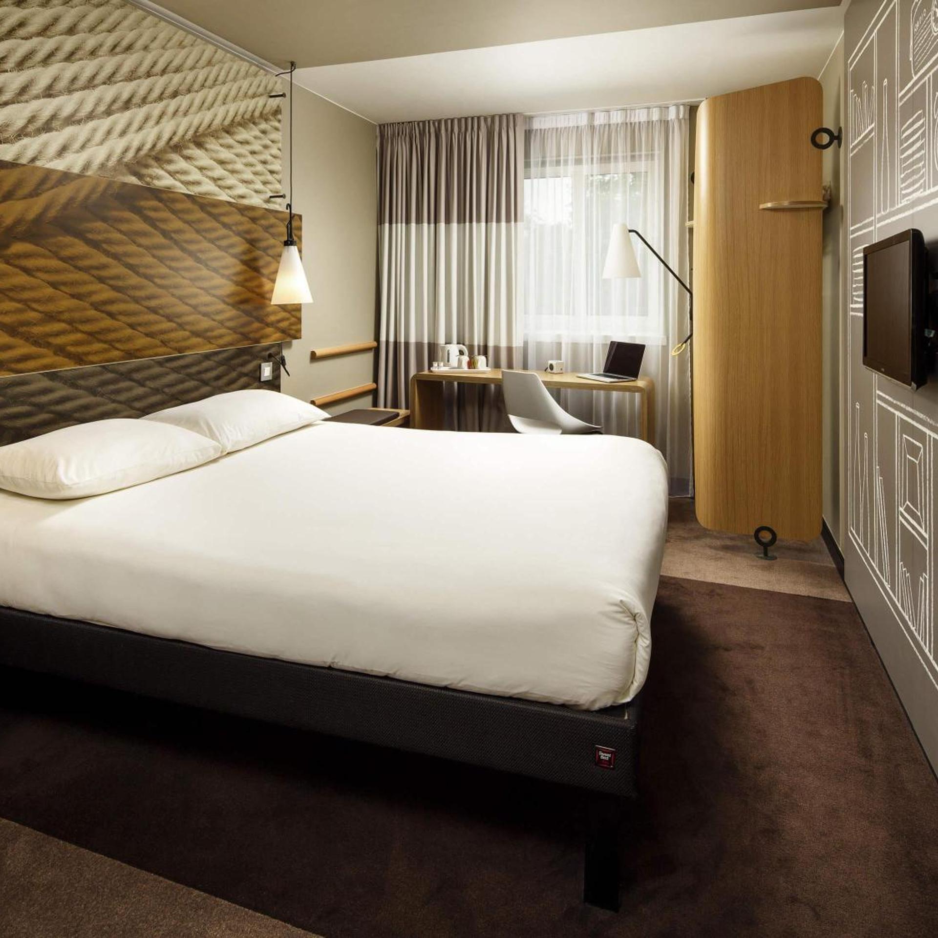Sweet, Twin Beds, Accessible