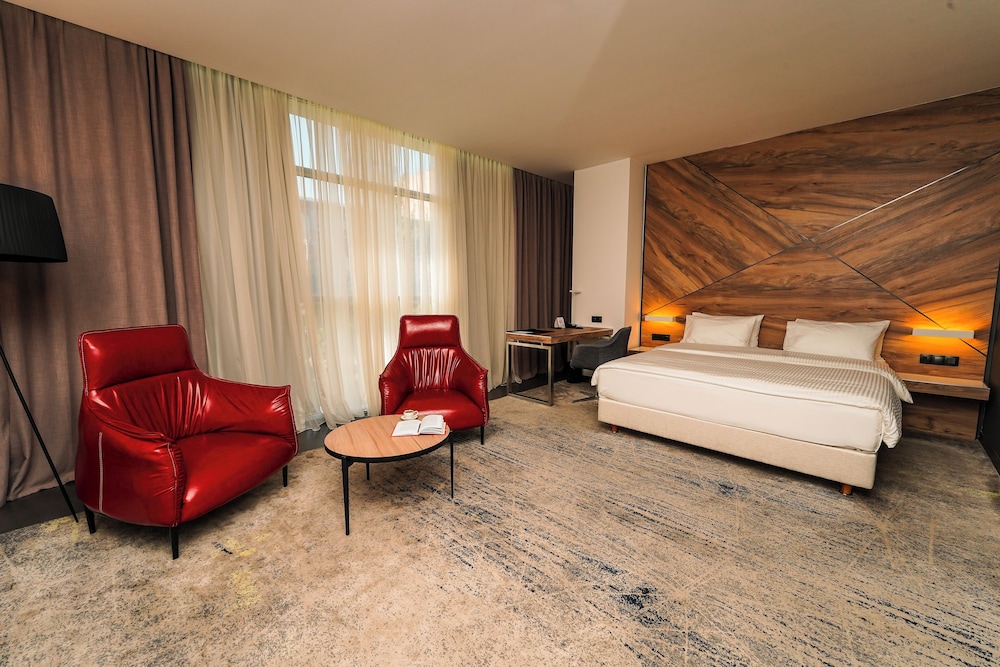 Messier 53 Hotel Yerevan 16/50