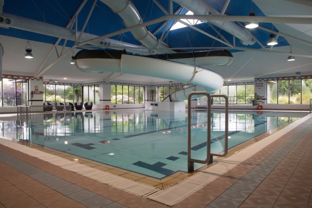 Lakeside Hotel And Leisure Centre 38/60