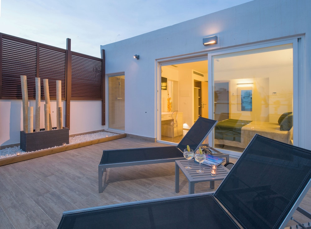 Hostal Mari 32/50