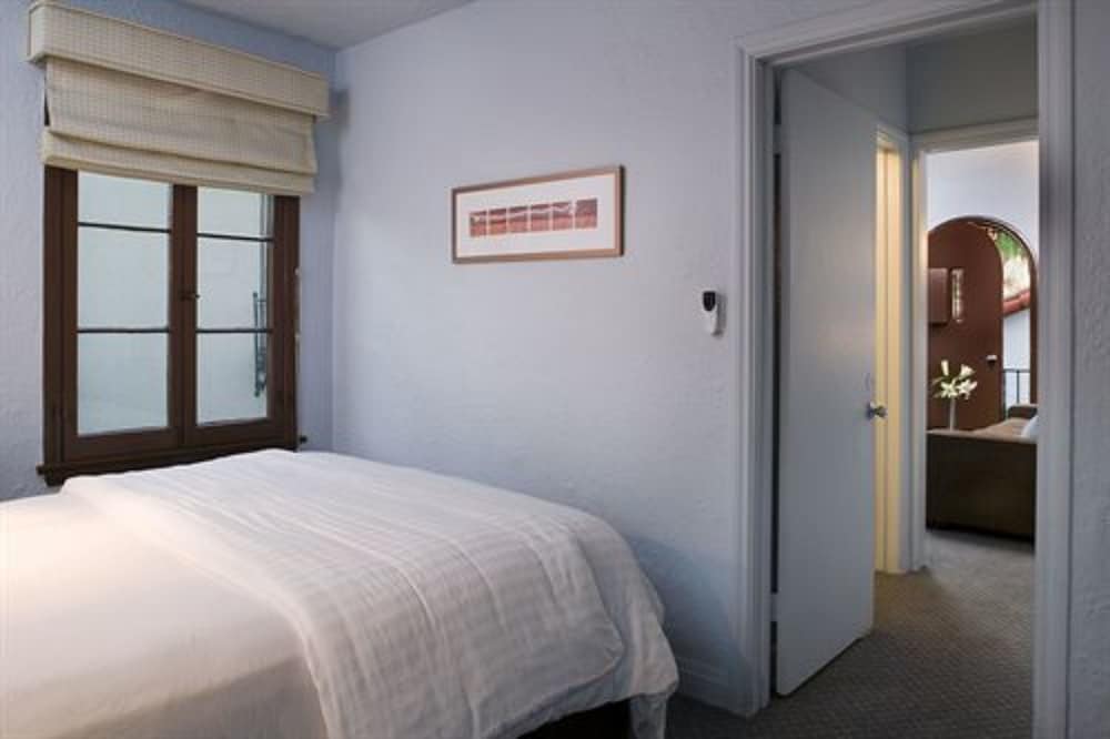 Casa Del Mar Inn 8/31