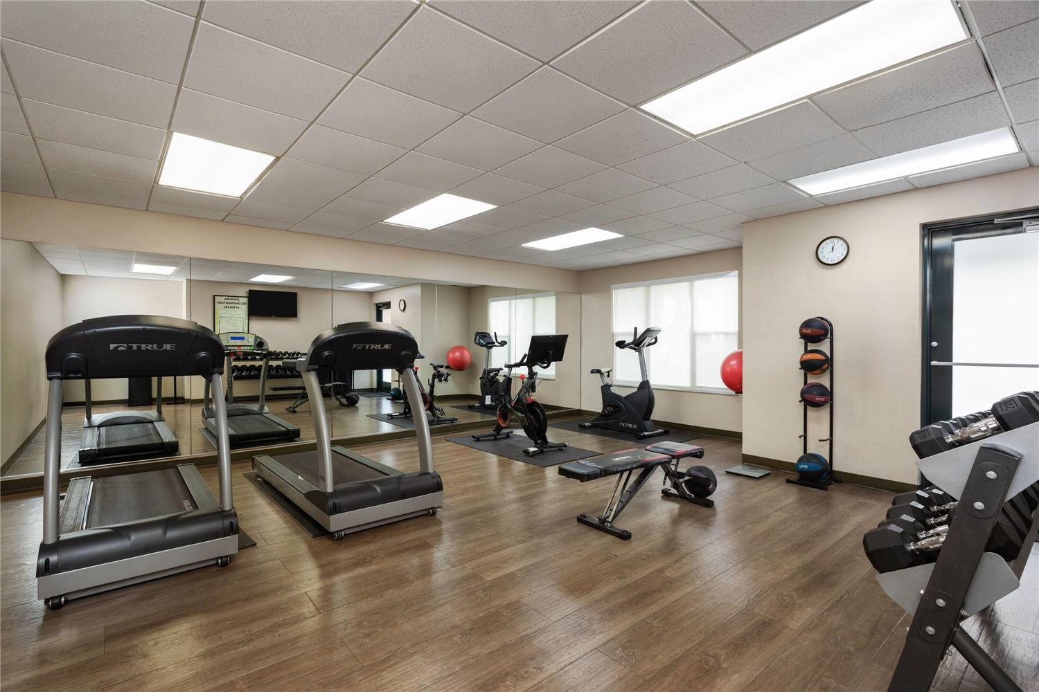 Hawthorn Extended Stay by Wyndham Naples 20/54