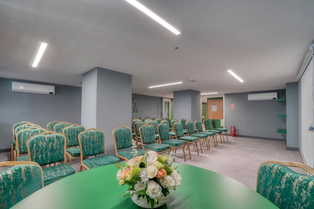 Ibos Hotels Izmir 43/64