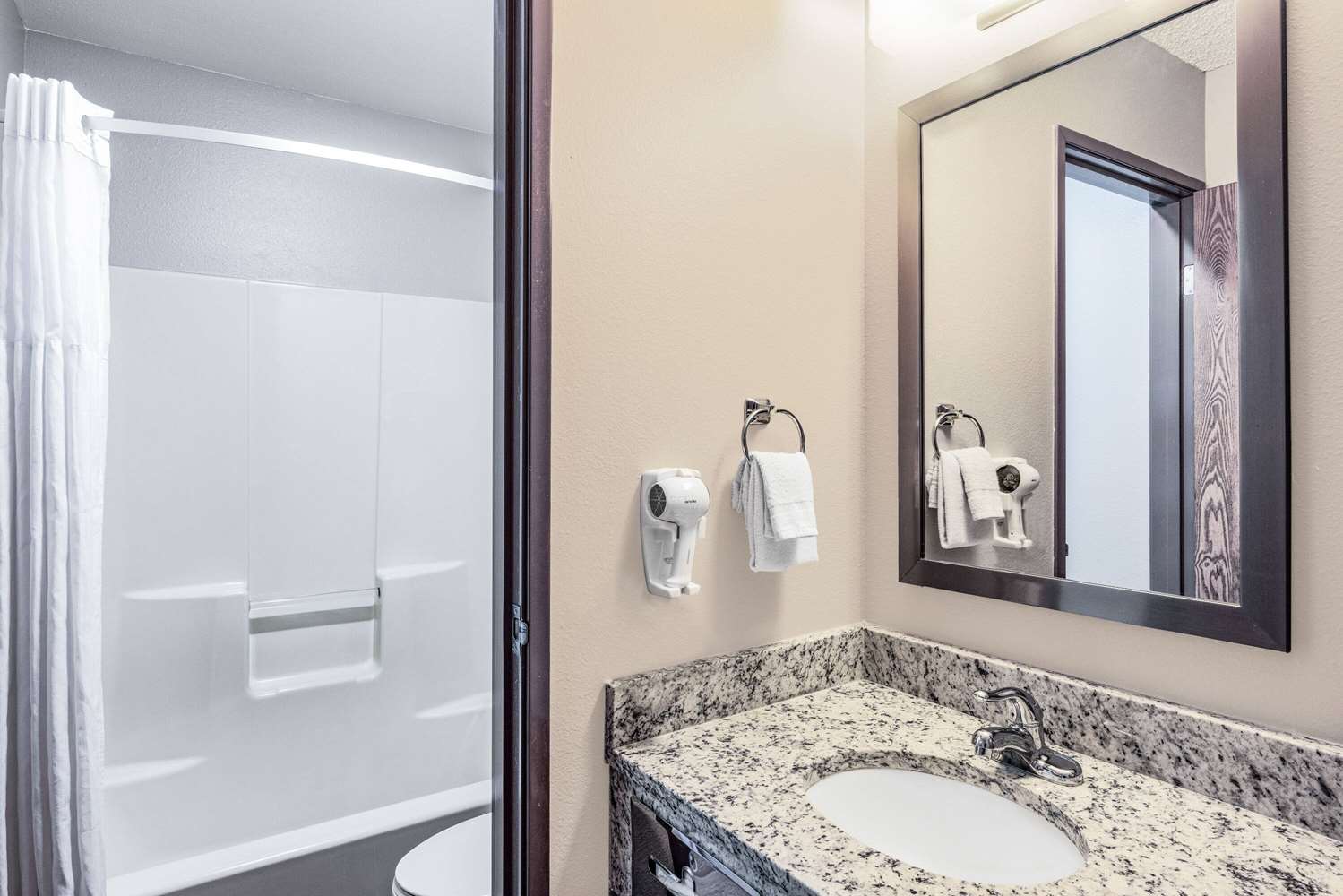 Super 8 by Wyndham Richfield UT 23/26