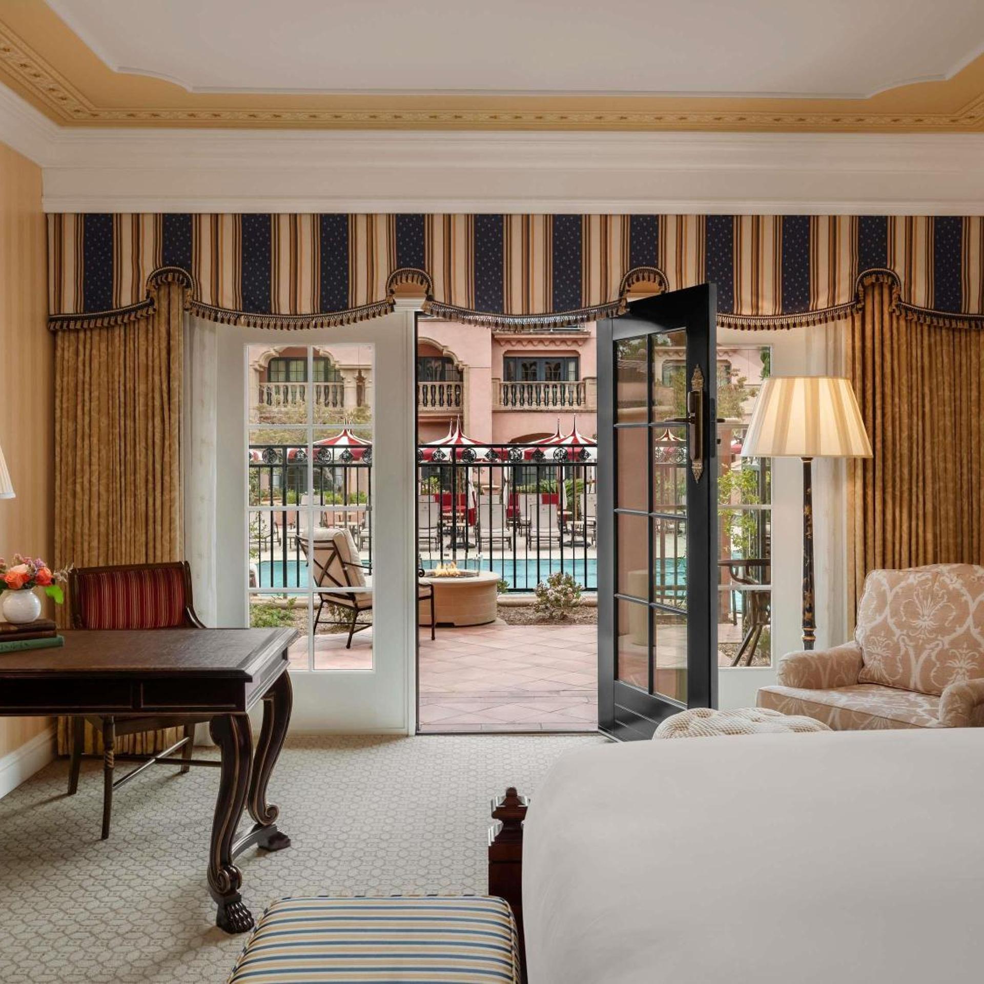 Signature, Fireside, King Bed
