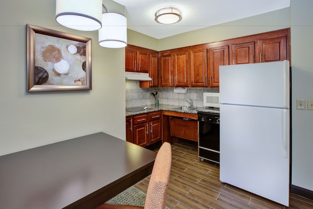 Staybridge Suites Louisville-East 39/61
