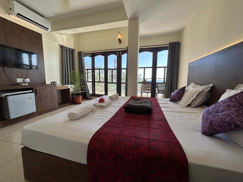 The Ocean Park Beach Resort 20/45