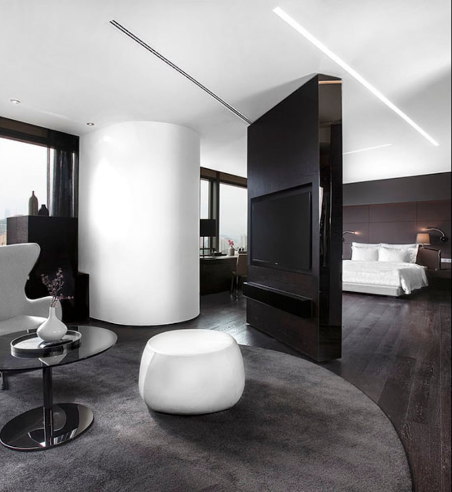 O Hotel 40/67