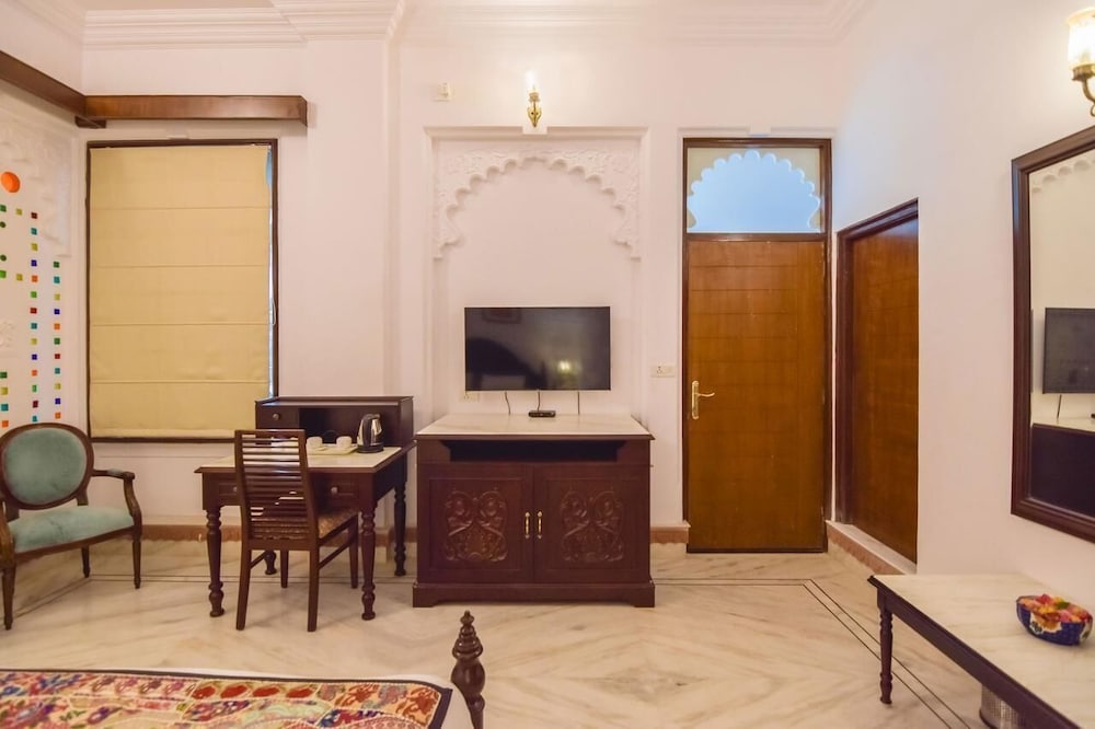Raj Kuber Udaipur 7/33
