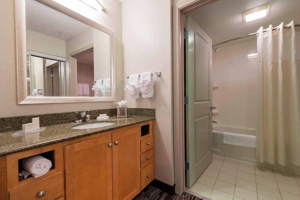 Residence Inn Worcester 54/55